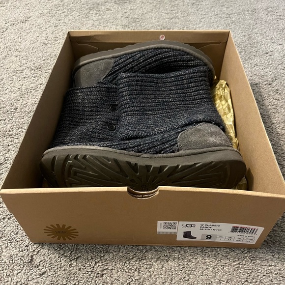 UGG Classic Cardy Sweater Boots - Picture 4 of 6